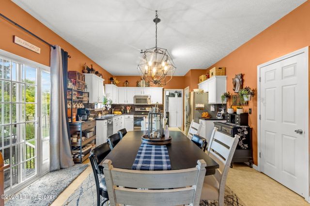 2105 Sugar Maple Dr, La Grange, KY 40031