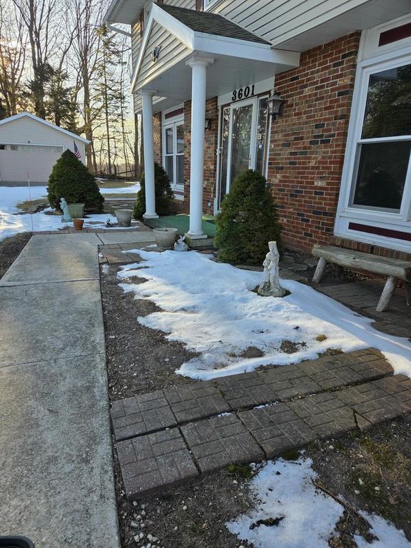 3601 Michigan AVENUE, Manitowoc, WI 54220