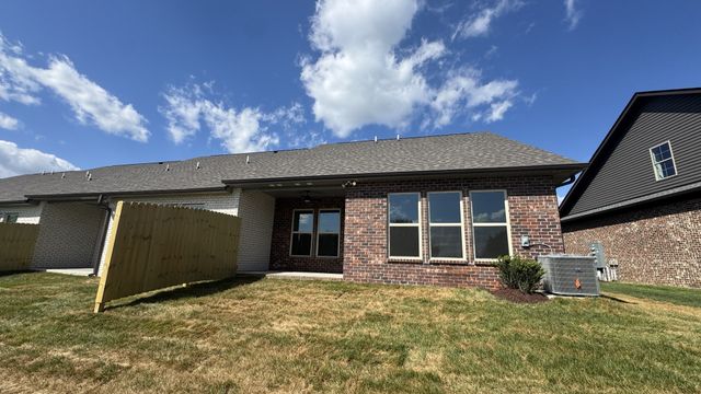 464 W Foxrun, Springfield, TN 37172