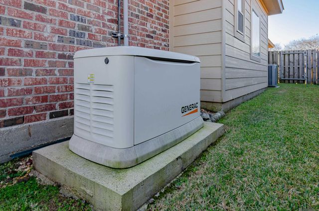 13008 Dutchtown Mill Dr, Gonzales, LA 70737