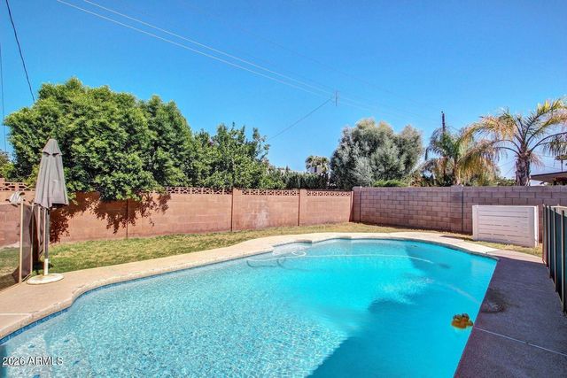 8702 E Bonnie Rose Avenue, Scottsdale, AZ 85250