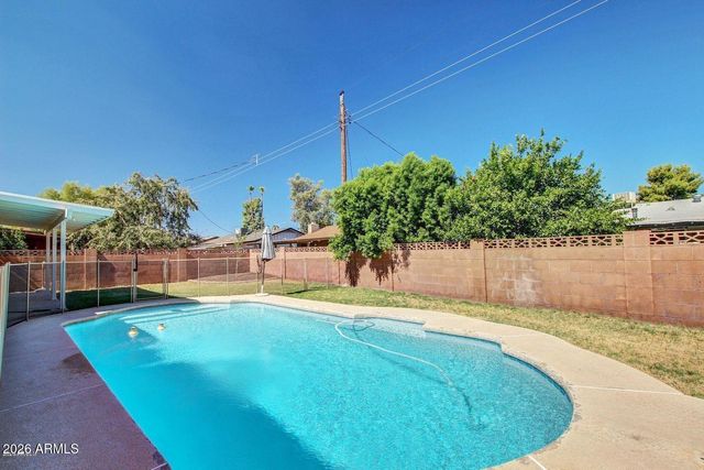 8702 E Bonnie Rose Avenue, Scottsdale, AZ 85250