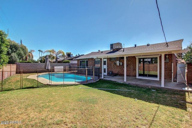 8702 E Bonnie Rose Avenue, Scottsdale, AZ 85250