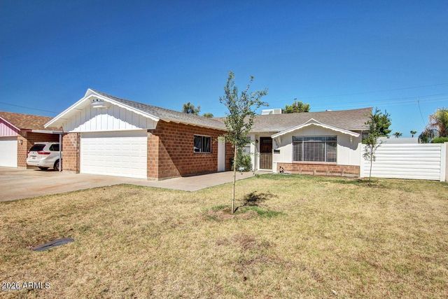8702 E Bonnie Rose Avenue, Scottsdale, AZ 85250