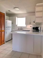 3264 W 70th St 201, Hialeah, FL 33018