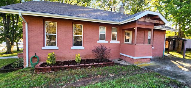 424 Walnut Street, Carthage, MO 64836