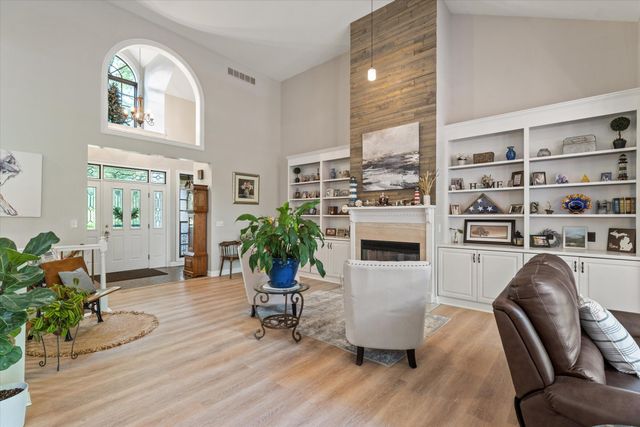 1695 Signal Point Drive, Niles, MI 49120