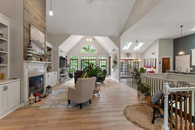 1695 Signal Point Drive, Niles, MI 49120