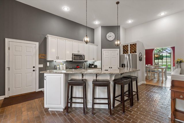 1695 Signal Point Drive, Niles, MI 49120