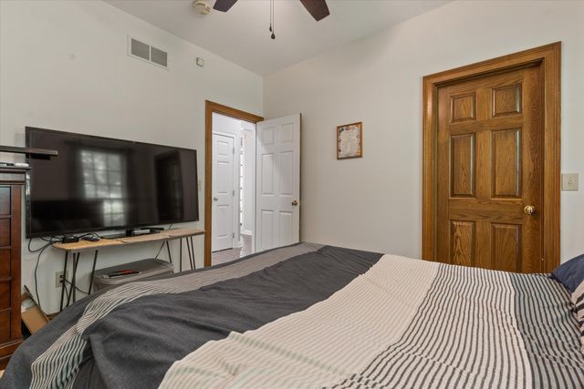 1695 Signal Point Drive, Niles, MI 49120