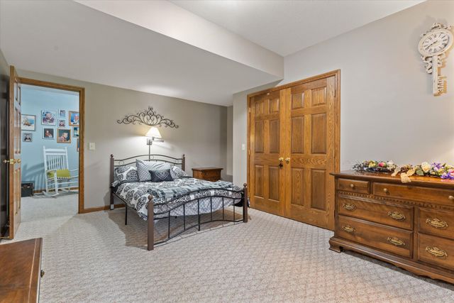 1695 Signal Point Drive, Niles, MI 49120