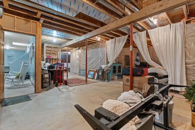 1695 Signal Point Drive, Niles, MI 49120