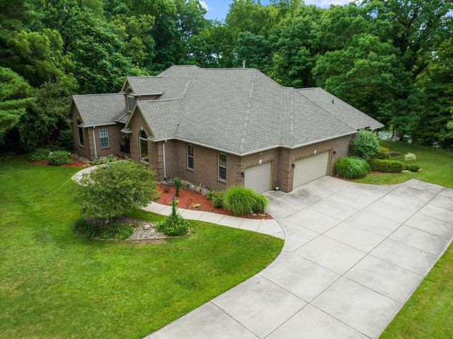 1695 Signal Point Drive, Niles, MI 49120