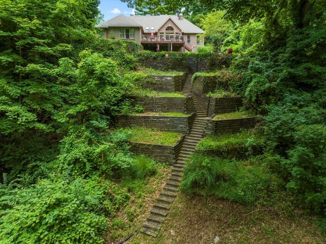 1695 Signal Point Drive, Niles, MI 49120