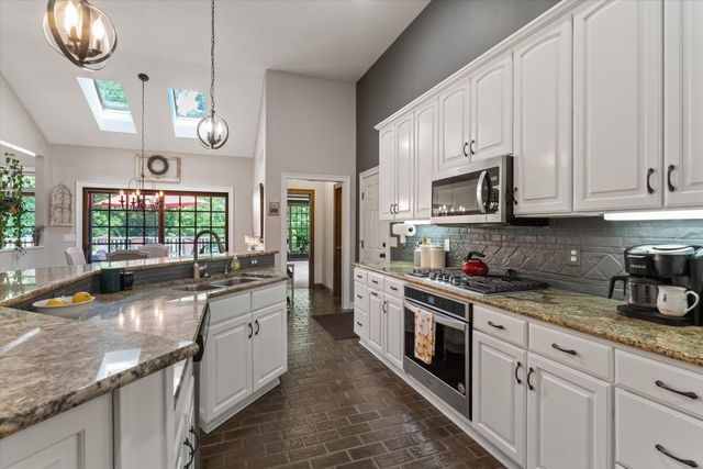 1695 Signal Point Drive, Niles, MI 49120