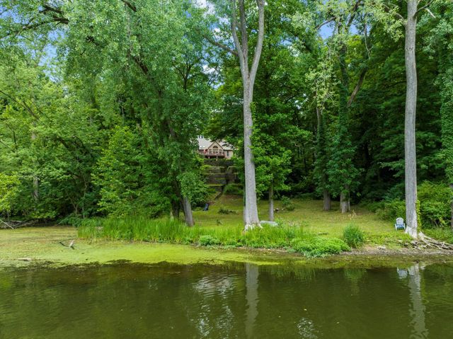 1695 Signal Point Drive, Niles, MI 49120