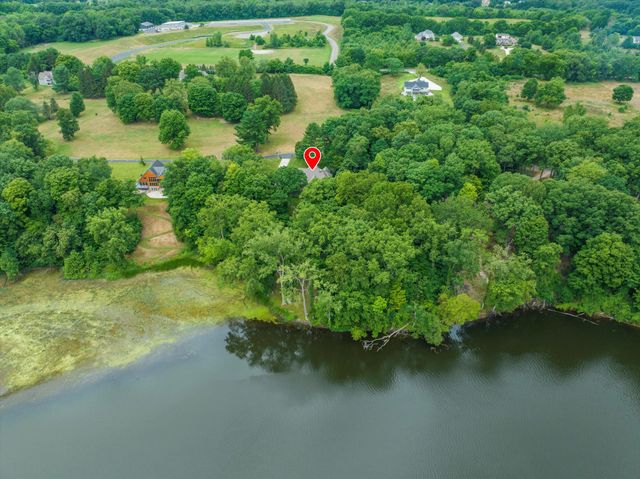 1695 Signal Point Drive, Niles, MI 49120