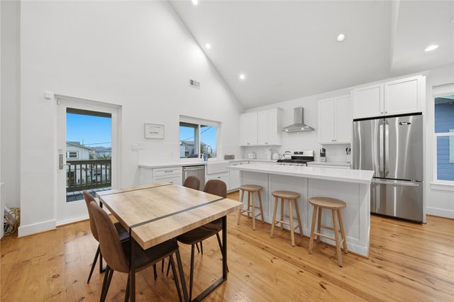 16713 Moby Dick, Jamaica Beach, TX 77554