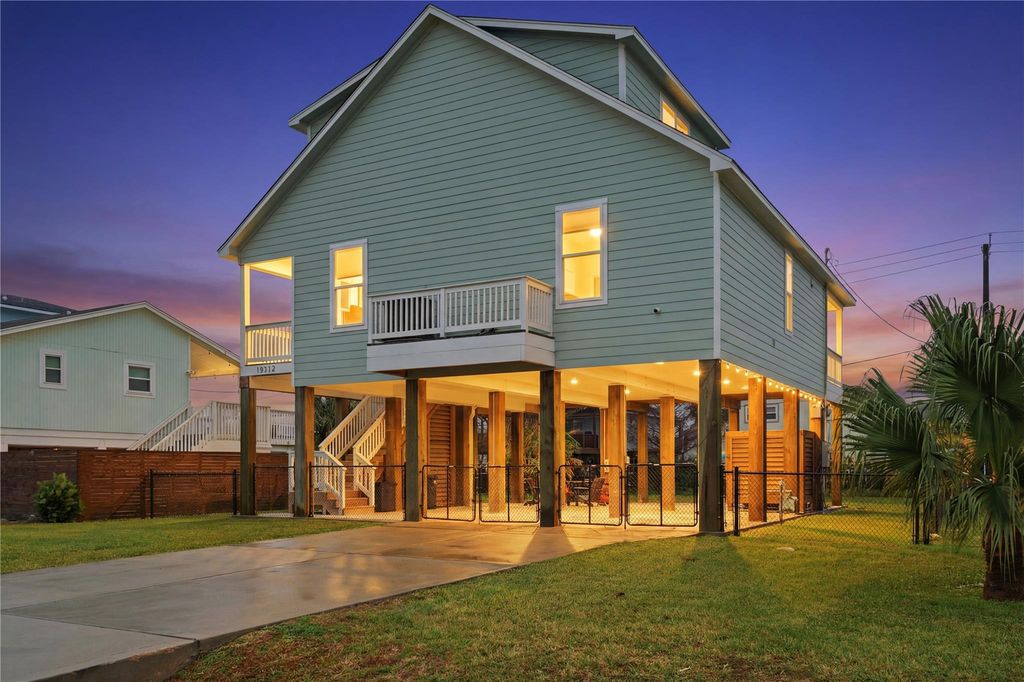 16713 Moby Dick, Jamaica Beach, TX 77554