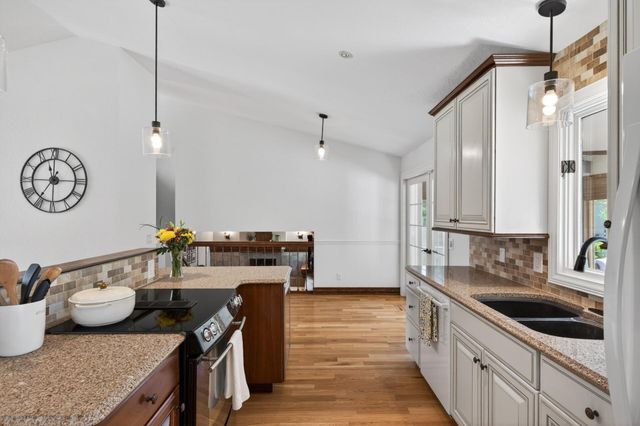 15005 76th Place N, Maple Grove, MN 55311