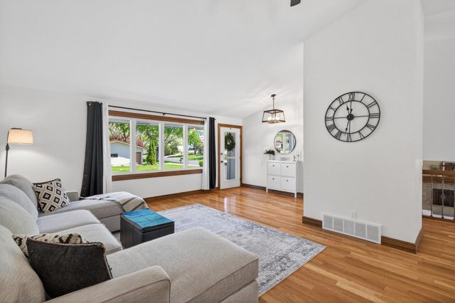 15005 76th Place N, Maple Grove, MN 55311