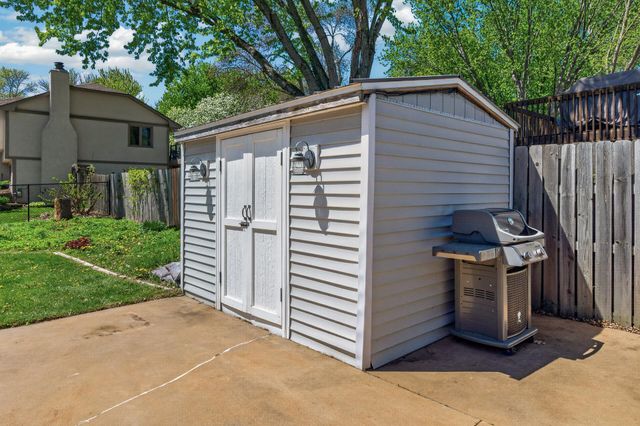 15005 76th Place N, Maple Grove, MN 55311