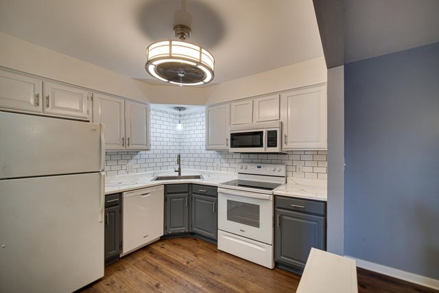 245 W Joliet Street 205, Schererville, IN 46375