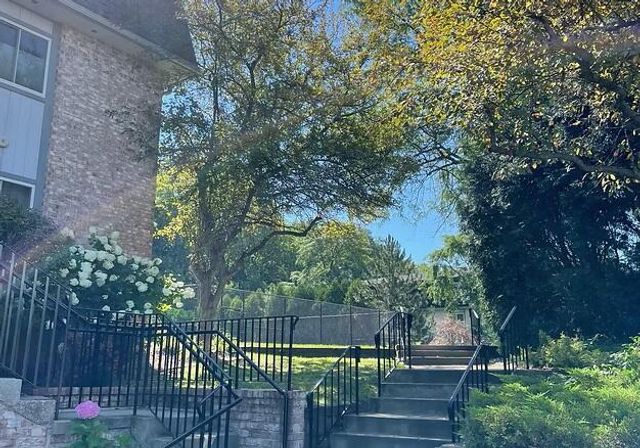 245 W Joliet Street 205, Schererville, IN 46375