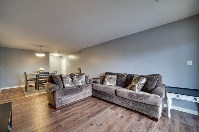 245 W Joliet Street 205, Schererville, IN 46375