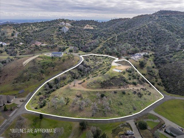 16275 Valparaiso Way, Redding, CA 96001