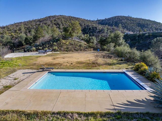 16275 Valparaiso Way, Redding, CA 96001