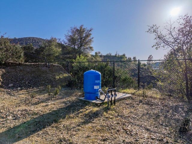 16275 Valparaiso Way, Redding, CA 96001