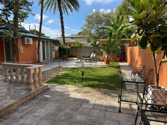 1033 NW 6th Street 1, Miami, FL 33136