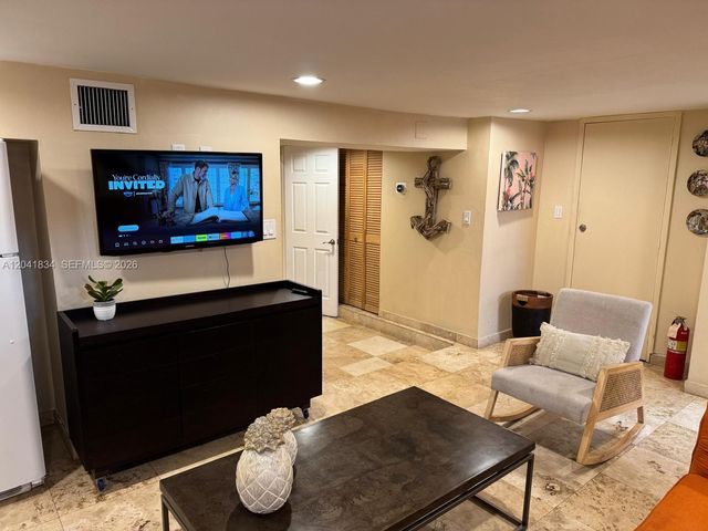1033 NW 6th Street 1, Miami, FL 33136