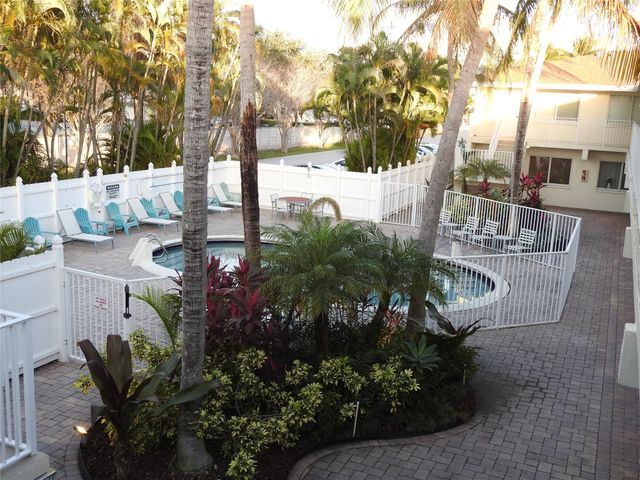 1872 NE 46th Street D12, Fort Lauderdale, FL 33308