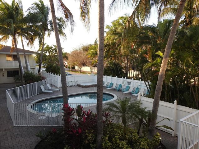 1872 NE 46th Street D12, Fort Lauderdale, FL 33308