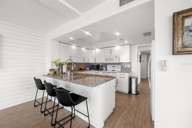 770 S PALM AVENUE 1001, Sarasota, FL 34236
