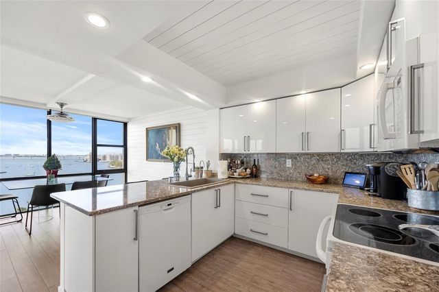 770 S PALM AVENUE 1001, Sarasota, FL 34236