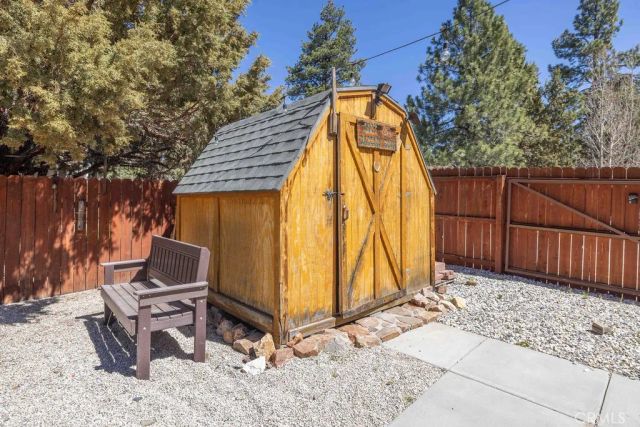 457 E Mountain View, Big Bear City, CA 92314