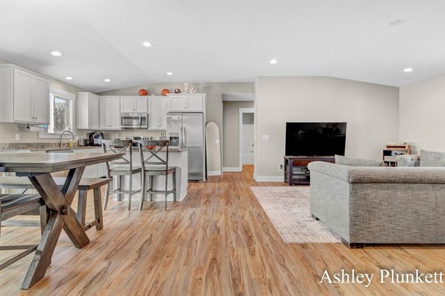 12189 Beauterra Lane, Middleville, MI 49333