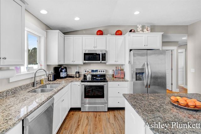 12189 Beauterra Lane, Middleville, MI 49333