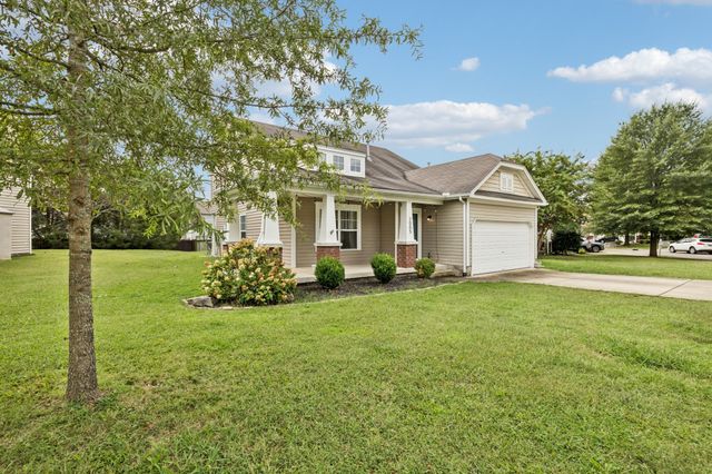 2005 Blossom Valley Ct, Mount Juliet, TN 37122