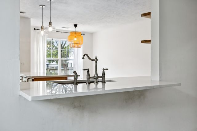 2005 Blossom Valley Ct, Mount Juliet, TN 37122