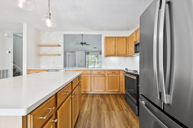 2005 Blossom Valley Ct, Mount Juliet, TN 37122