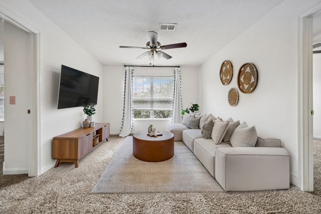 2005 Blossom Valley Ct, Mount Juliet, TN 37122