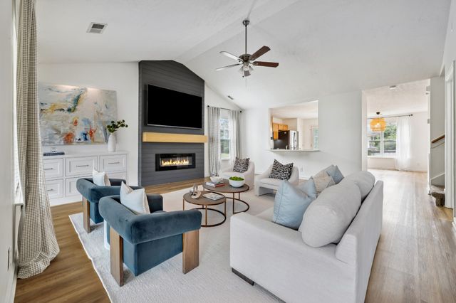 2005 Blossom Valley Ct, Mount Juliet, TN 37122