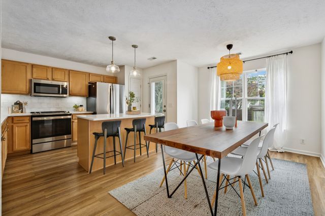 2005 Blossom Valley Ct, Mount Juliet, TN 37122