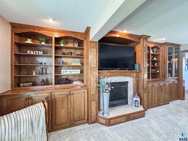 900 S Parkview Blvd Boulevard, Brandon, SD 57005