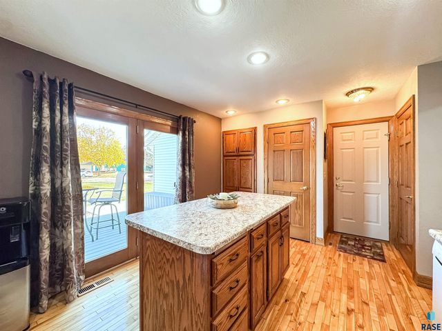 900 S Parkview Blvd Boulevard, Brandon, SD 57005