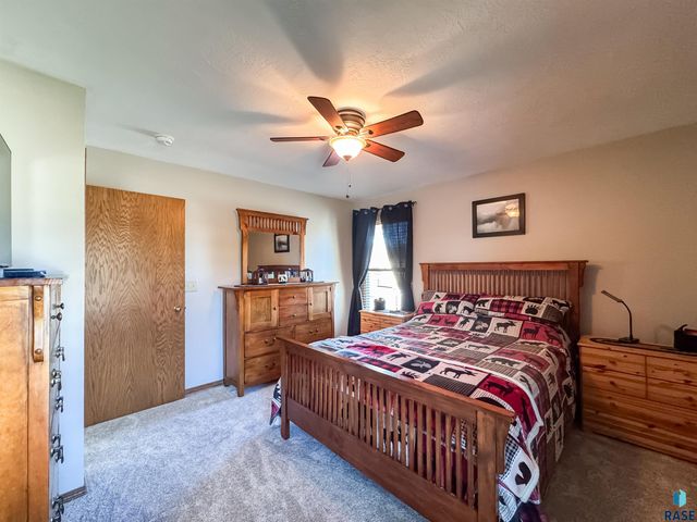 900 S Parkview Blvd Boulevard, Brandon, SD 57005